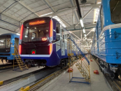 В новосибирском метро объяснили, почему новые поезда ходят без пассажиров