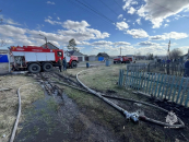 В двух селах Сибири на выходных сгорели 30 домов