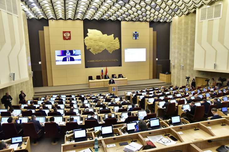 Законодательное Собрание единогласно поддержало отчёт губернатора Андрея Травникова о работе за 2022 год