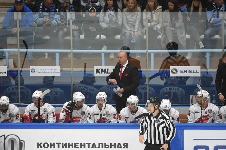 «Сибирь» уступила «Авангарду» Скабелки в первом хоккейном дерби сезона