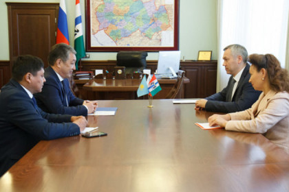Андрей Травников встретился с консулом Казахстана