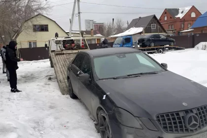 Жилой квартал злостных нарушителей ПДД накрыли судебные приставы в Новосибирске