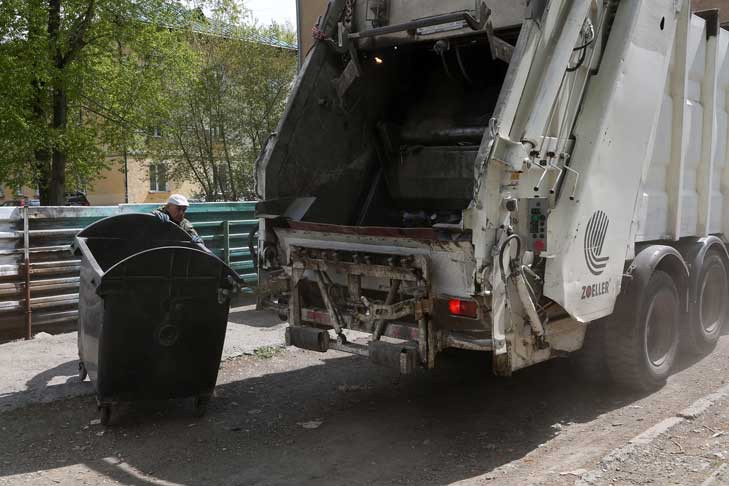 «Это коммерческий шантаж» – Андрей Травников прокомментировал мусорный кризис в Новосибирске
