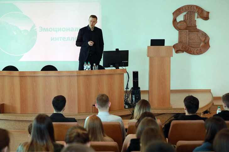 Сбербанк провел серию лекций в Сибири