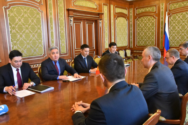 Андрей Травников провел рабочую встречу с делегацией Киргизской Республики