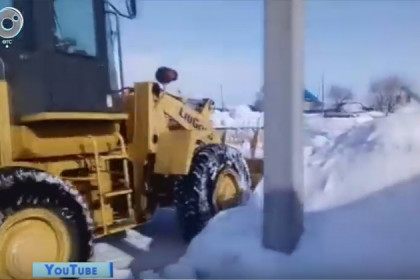Заваленным снегом домом пенсионерки из Барабинска заинтересовалась прокуратура