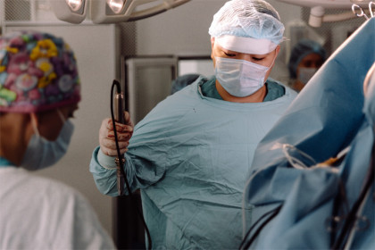 В Новосибирске врачи вернули к жизни пациентку с большой опухолью в мозге