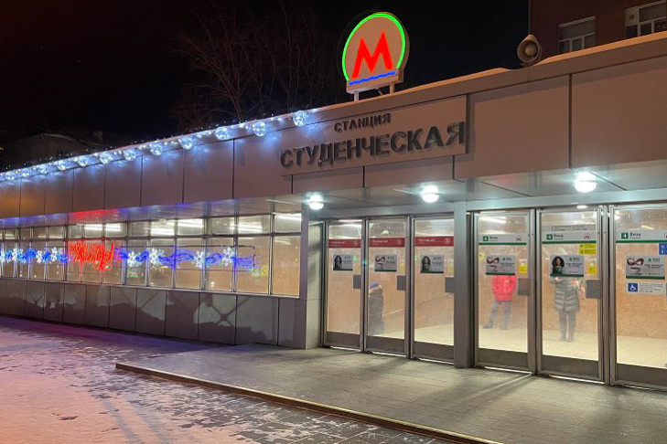 В новосибирском метро назвали время работы вестибюлей в новогоднюю ночь