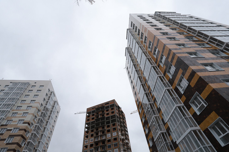 Юных ямакаси прогнали с крыши жильцы многоэтажки в Новосибирске