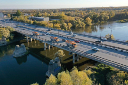 Въезд большегрузов в Новосибирск ограничат по мосту через Иню на Бердском шоссе