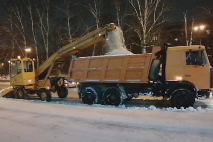 Дорожники чистят снег за 43 рубля в час в Новосибирске: «Обидно, что нас ненавидят»