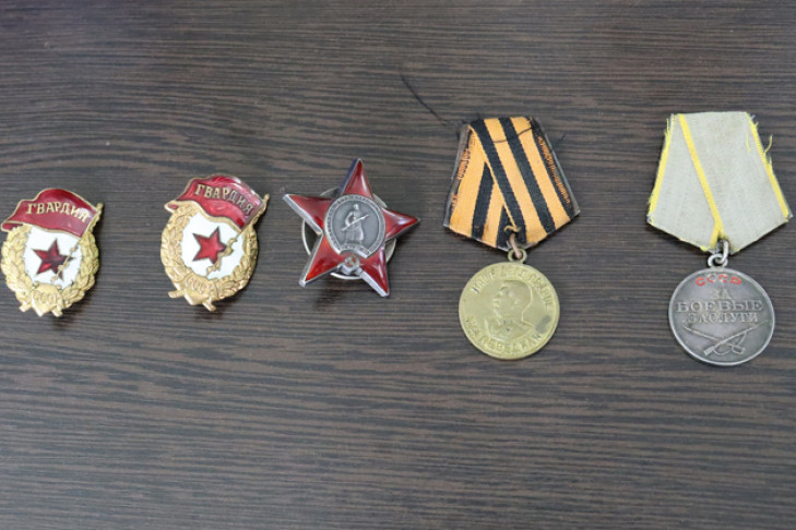 Орденов и медалей лишили пассажира рейса Новосибирск – Дубай 