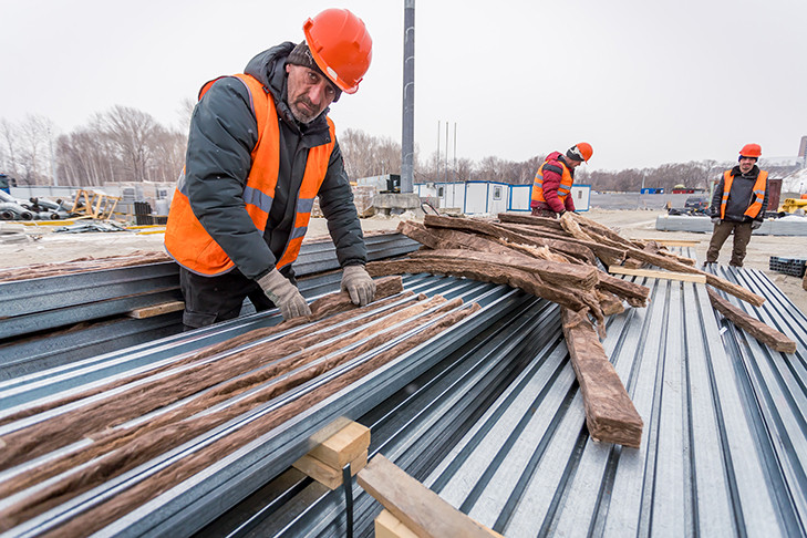 Средние зарплатные предложения в строительстве выросли на 19% во II квартале 2025 года