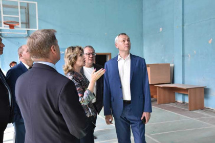 До 2026 года в Новосибирской области отремонтируют более 120 школ