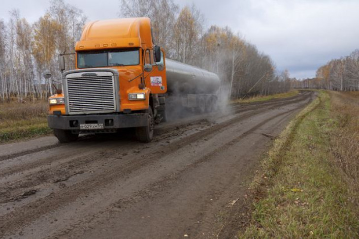 Дополнительно 160 миллионов рублей направят на ремонт пяти самых разбитых дорог области 