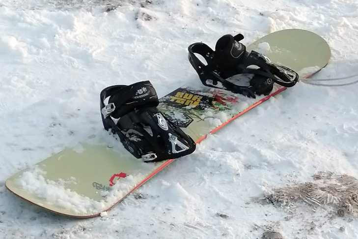 Сноубордист с детьми застрял на склоне у биатлонного комплекса в Новосибирске