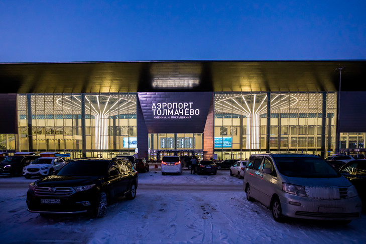 Снегопад стал причиной коллапса в новосибирском аэропорту Толмачево