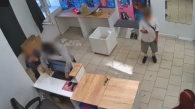 Трое детей напали на пункт выдачи в Новосибирске