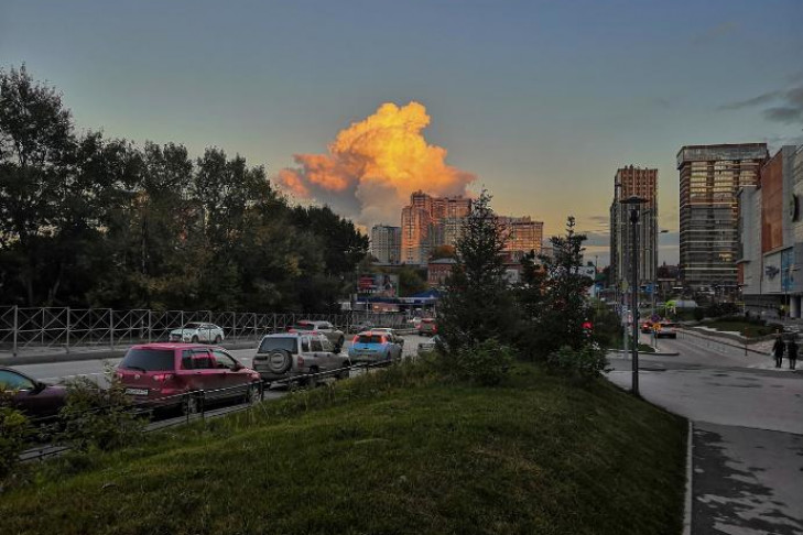 Новосибирцы заметили огромное облако пара над ТЭЦ-5: что это значит