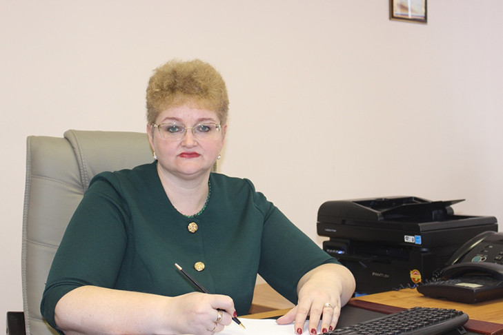 Чиновница из Колывани вновь останется под домашним арестом за сбор дани