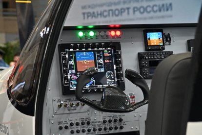 Отечественный самолёт для подготовки пилотов испытали в небе над Новосибирском