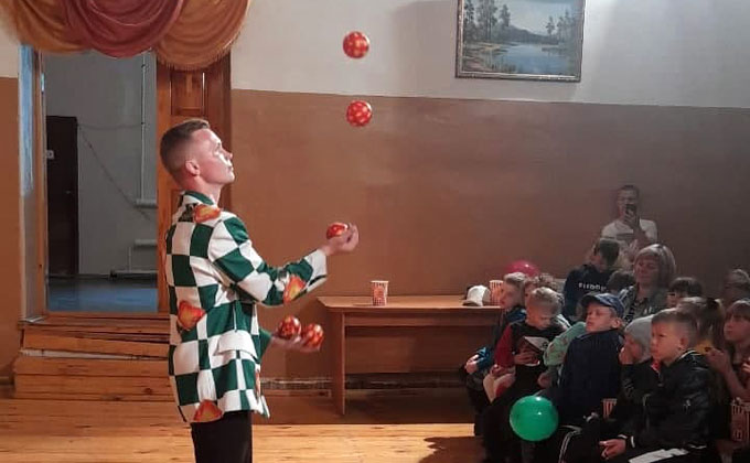 В Новосибирской области стартовала общероссийская акция «Цирк детям села»