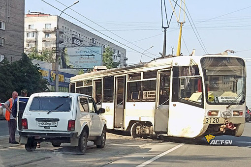 Дрифтующий трамвай увидели жители Заельцовского района Новосибирска