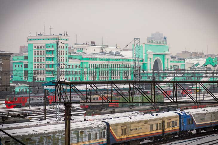 В Новосибирске запустят дополнительные поезда на новогодних каникулах-2023