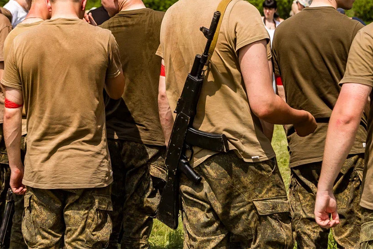 Новосибирская область встречает героев: семь бойцов вернулись из плена