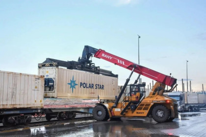 Грузите апельсины бочками: вагоны с фруктами из Египта привезли в Новосибирск