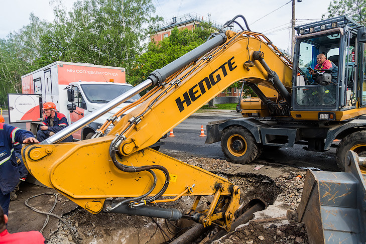 Самые крупные объекты ремонта теплотрасс названы в Новосибирске: список улиц