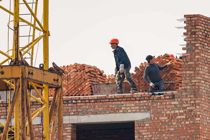 День строителя 2025: лучшие поздравления, открытки и гифки 10 августа