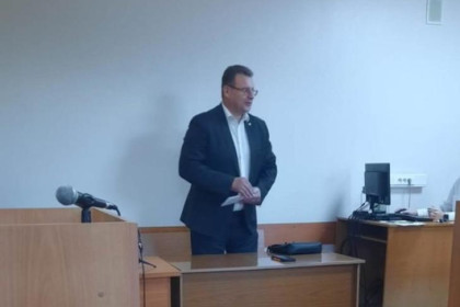 Экс-глава Искитимского района Лагода попросил оправдать его по делу о продаже острова Огуречный