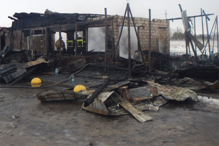 В Новосибирской области женщина погибла на пожаре в кафе