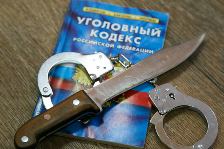 Упал на собственный нож неуклюжий мужчина в Куйбышевском районе