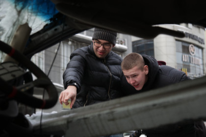 «Второе рождение»: в Новосибирске Mercedes разорвало пополам при ДТП