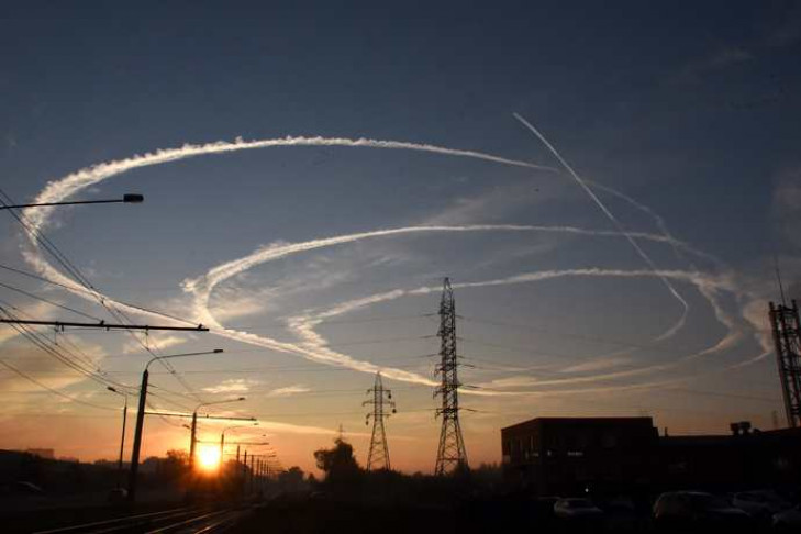 В Толмачево объяснили загадочные круги в небе над Новосибирском