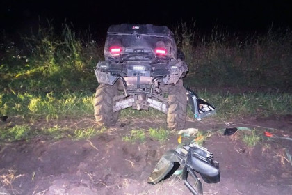 Водитель кадроцикла разбился на проселочной дороге под Новосибирском