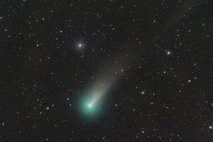 Комета Леонарда покажет землянам свой хвост  на фоне вечерней зари