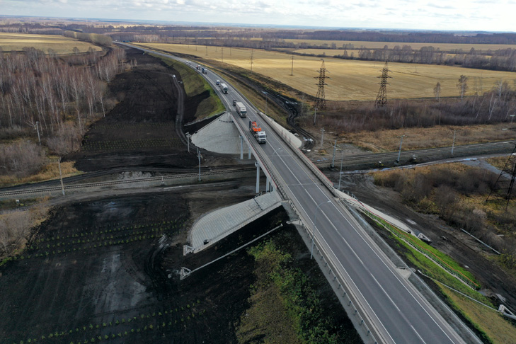 Новый путепровод и дорожную развязку построили на въезде из НСО в Кузбасс