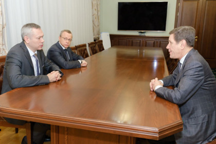 Губернатор Травников провел рабочую встречу c первым вице-спикером Госдумы Жуковым
