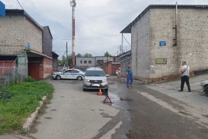 В Новосибирске «Лада» сбила восьмиклассника на велосипеде