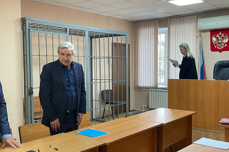 В Новосибирске вынесли приговор экс-главе Госстройнадзора Нечунаеву за взятки