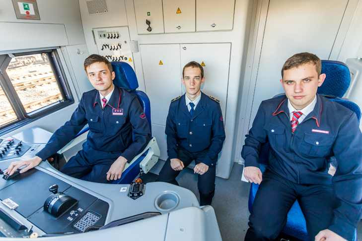 День железнодорожника-2025: лучшие картинки, открытки, стихи и тосты