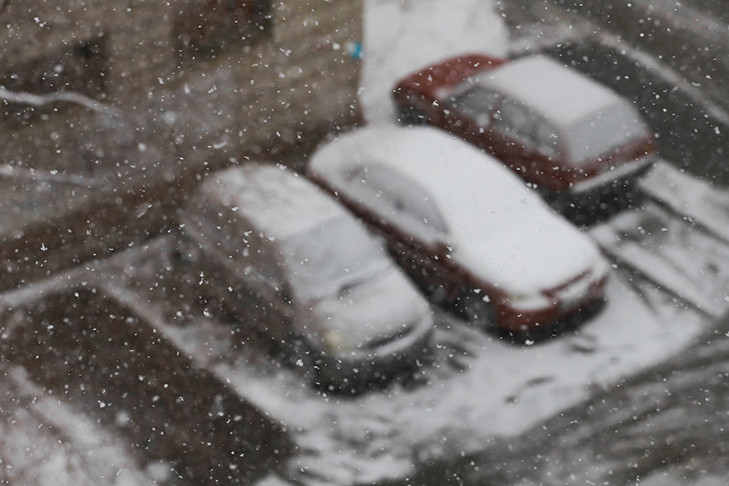 Водителей Новосибирска призывают отказаться от личного транспорта из-за погоды