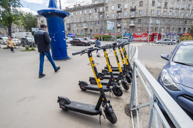 Самокат вместо аэроэкспресса предложили новосибирцам для доставки в Толмачево