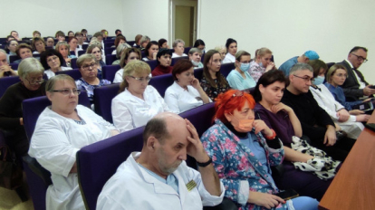 Новосибирский Минздрав создал рабочую группу после жалоб врачей из Искитима