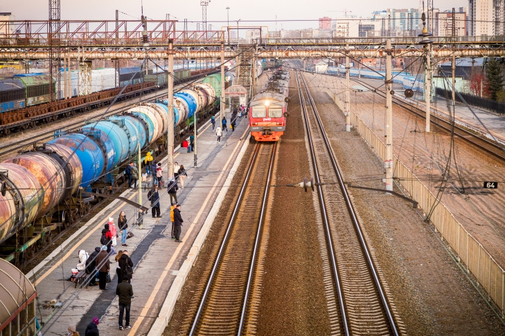 Новосибирец сел на железнодорожные пути перед прибытием электрички