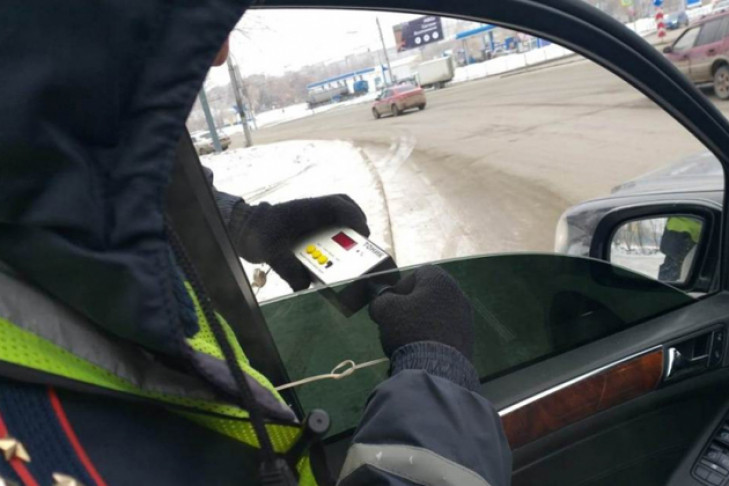 867 водителей поплатились за тонировку в Новосибирске