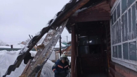 Крыша дома обрушилась из-за снега в Новосибирске